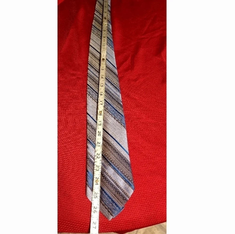VINTAGE Youngs by damon men's tie